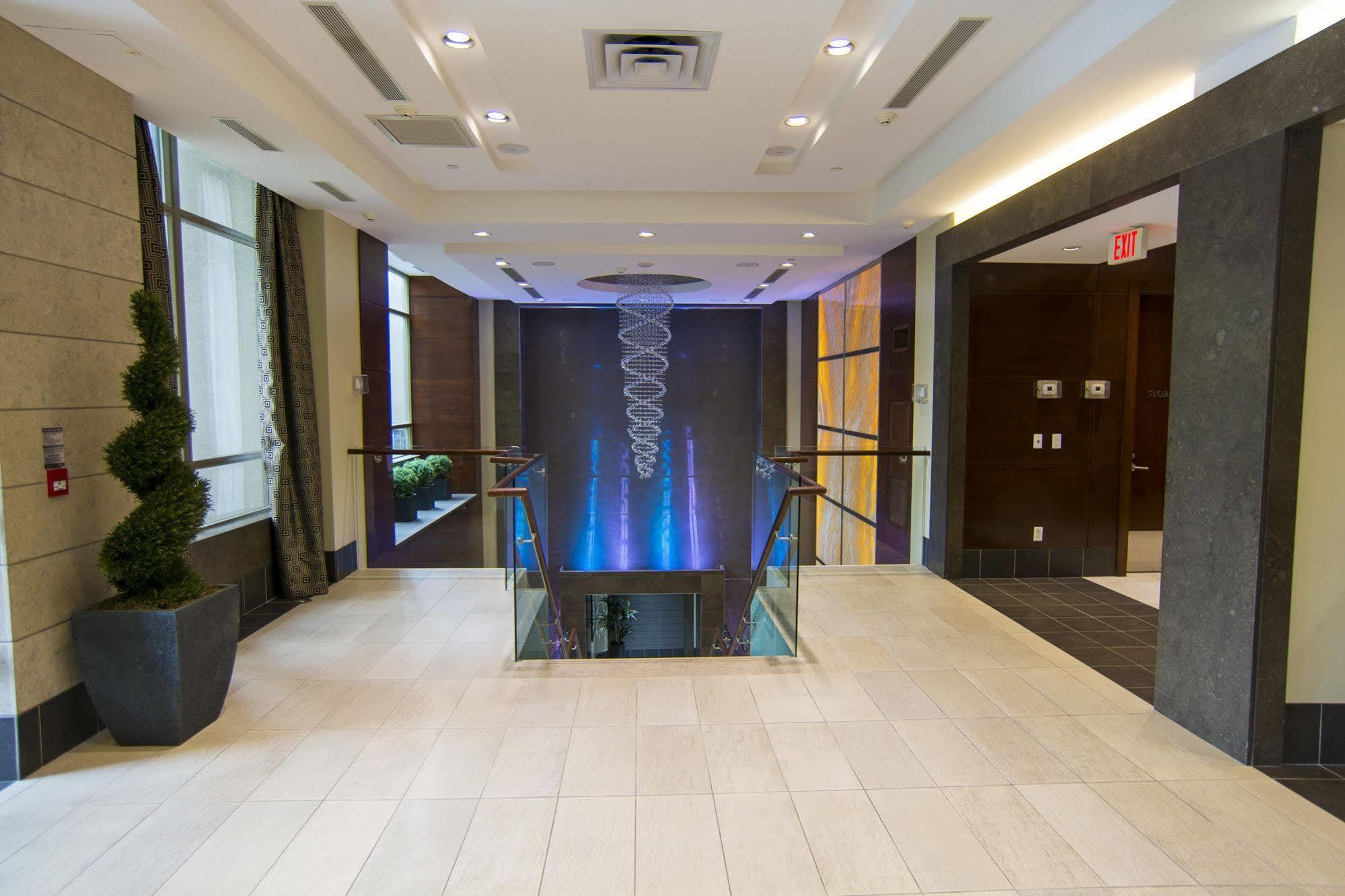 Maplewood Suites - Square One Mississauga Exterior photo